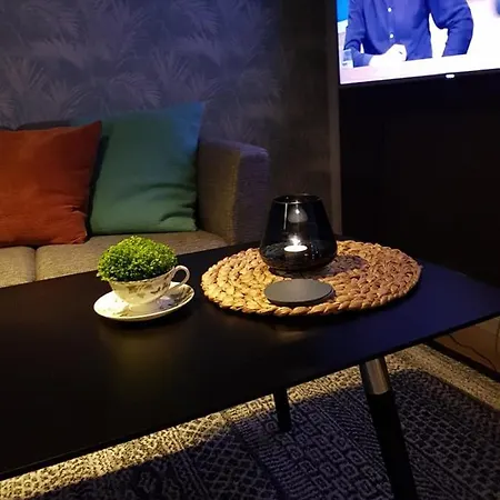 T-r Huset I Hellosan Bostad