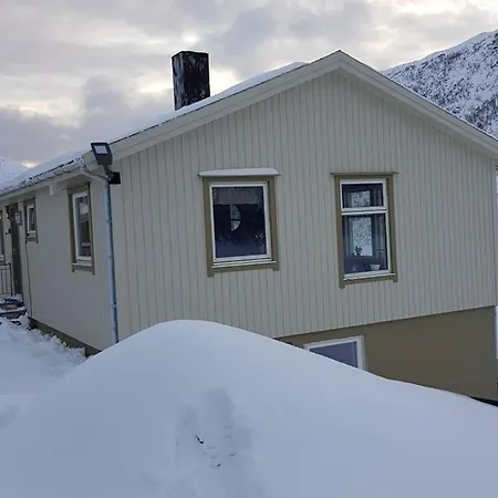 T-r Huset I Hellosan *